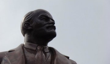 Из памятника Ленину слепили "Олимпийца"