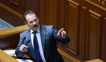 Депутаты-женщины ответили Барне на приглашение в отель