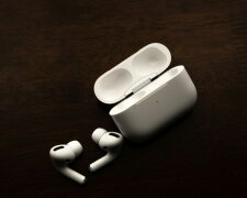 Apple AirPods с камерами