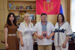 Озеро чистої живильної води: як на Подолі презентували «Шість чуттів» Ксени Епель