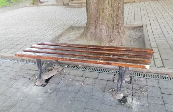 Во Львове воруют скамейки, скриншот