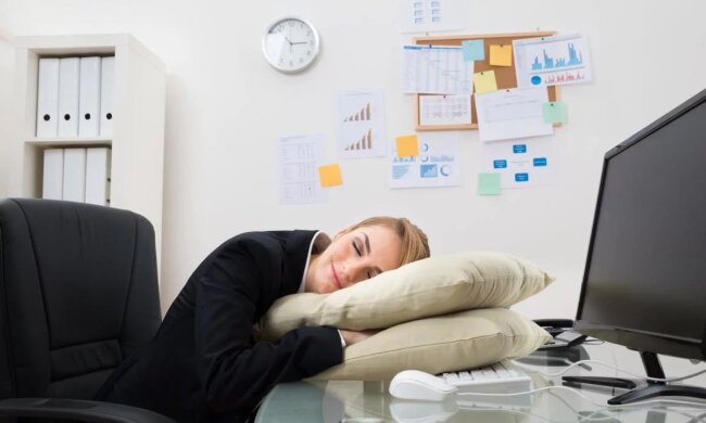 Спляча людина, фото з вільних джерел