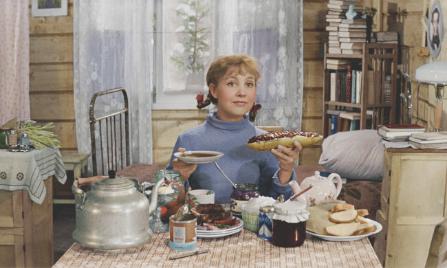 Чего категорически нельзя делать после еды: медики шокировали открытием