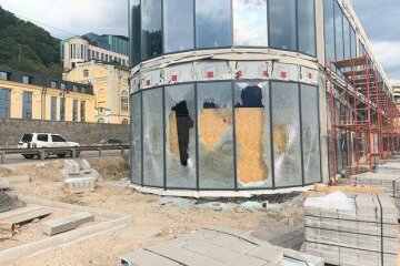 Активисты требовали взятку в 2,5 миллионов гривен от владельцев здания на Почтовой площади