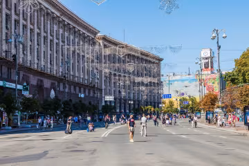 Архивные фото Крещатика разлетелись по сети: как выглядела главная улица Киева 100 лет назад