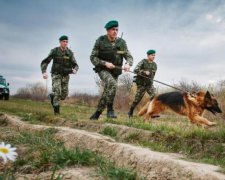 "Мы рассчитываем на поддержку, ведь наши подразделения ежедневно удерживают целостность государства", - пограничники обратились к правительству Гройсмана