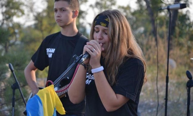 "Чекаємо Океан Ельзи" - тисячі маріупольців покликали групу в місто (фото,відео)