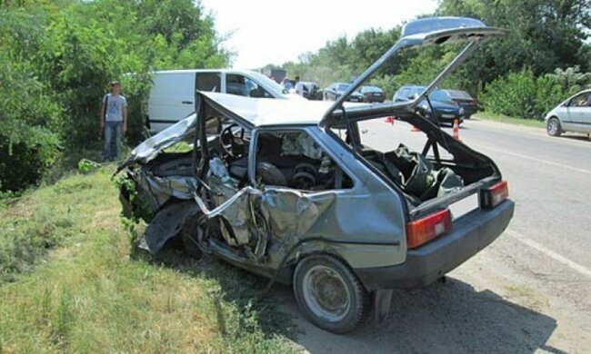 ДТП на Запоріжжі: одна людина загинула, семеро постраждали (фото)