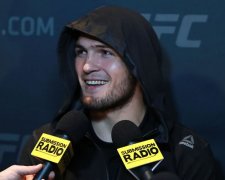 Боец UFC ударил своего фаната