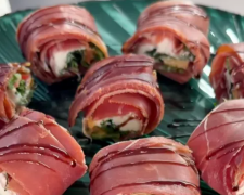 Закуска з хамона та хурми, кадр з відео