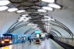 У Києві спалахнула станція метро: як визволяли людей із смертельної пастки, - кадри з вогню