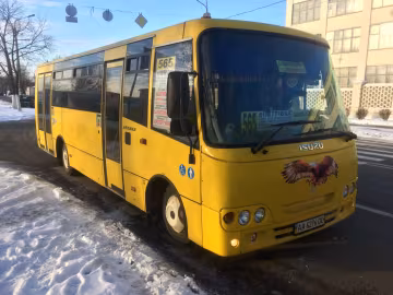 Киян попередили про зміни роботи громадського транспорту: нові схеми маршрутів