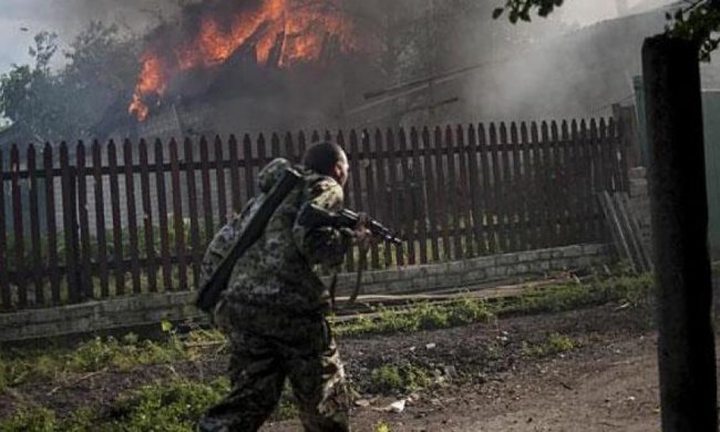 По позиціях військових у Мар'їнці працював снайпер - штаб АТО