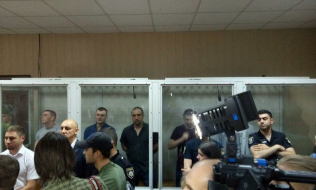 Экс-беркутовцу, которого обвиняют в расстреле десятков украинцев, смягчили наказание: подробности