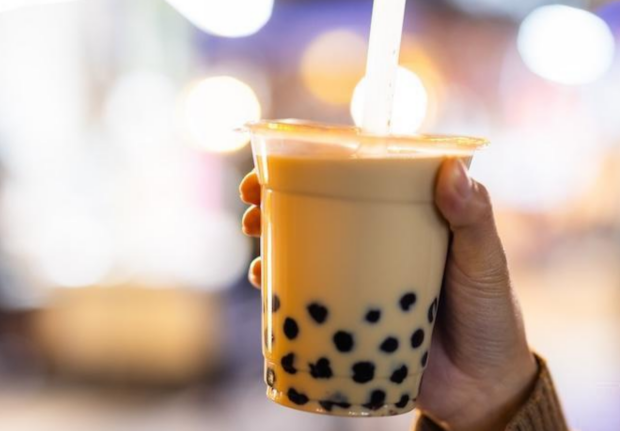 Батьків попередили щодо популярного напою: чим Bubble tea небезпечний для дитини