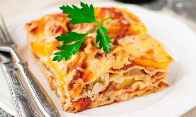 Лазанья з куркою і печерицями: відмінний рецепт для всієї родини