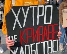 Кияни повстали проти вбивств тварин: "Зазирни в очі своїй шубі"