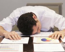 Російського чиновника знайшли мертвим у власному кабінеті