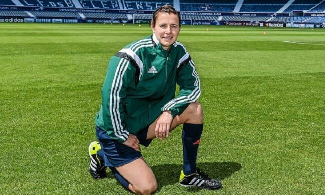 Українка Монзуль буде судити матчі жіночого Євро-2017 з футболу