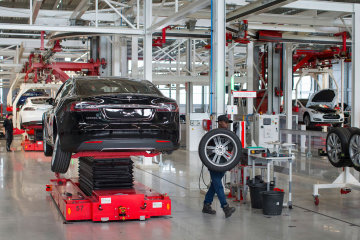 Поліція їздитиме на новенькій Tesla: навіть Маск в шоці