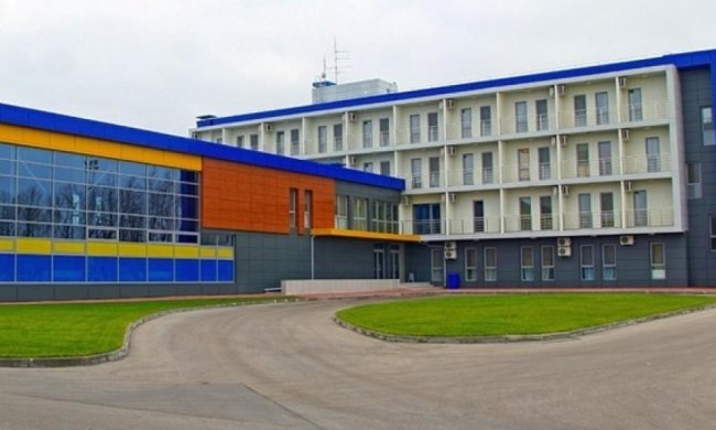 Тренировочную базу "Металлиста" разносят мародеры