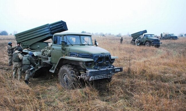 Артилеристи "знищили" ворожі цілі (фото)