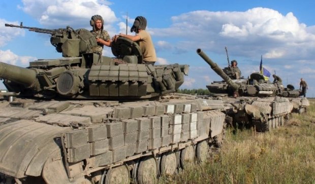 Украинские танкисты потренировались на Ровенщине (ФОТО)