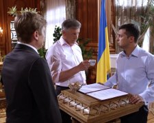 Зеленский в "Слуге народа" остроумно потроллил экс-президента, который не может смириться со своей судьбой