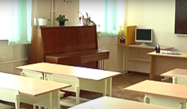 На Тернопільщині хворі на коронавірус вчителі закрили школи на карантин - ні дітей, ні домашніх завдань