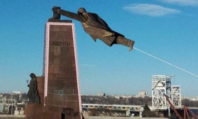 У мережі висміяли дводенний демонтаж Леніна в Запоріжжі
