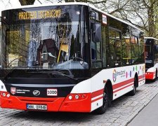 Поляки пересіли на українські автобуси