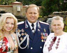 Дружина голови СБУ "випасає худобу" на землях Януковича