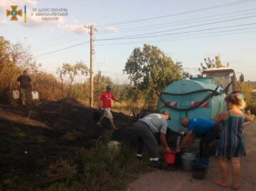 Пенсіонерка влаштувала пожежу в селі, фото: mk.dsns.gov.ua