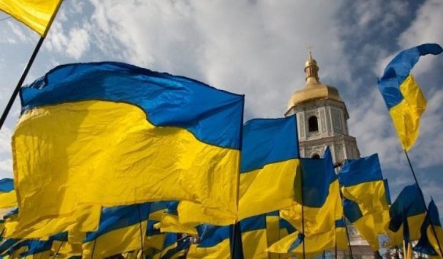 На Винничине оправдали уничтожившую 260 флагов Украины главу избиркома
