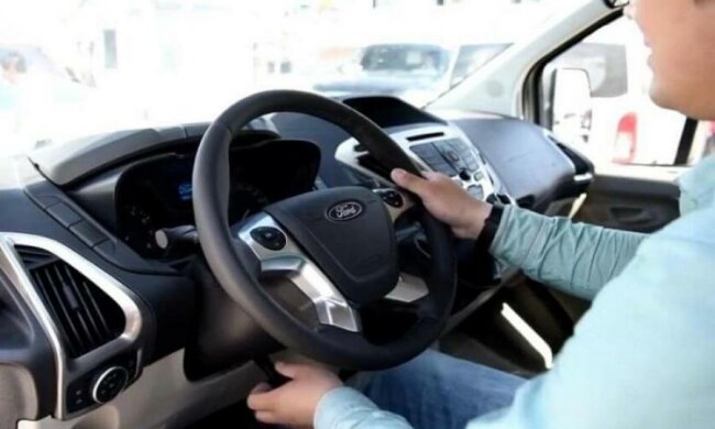 Людина-крісло спантеличила журналіста