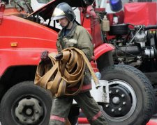Вогняне пекло охопило Ростов - горить цілий квартал: опубліковані кадри