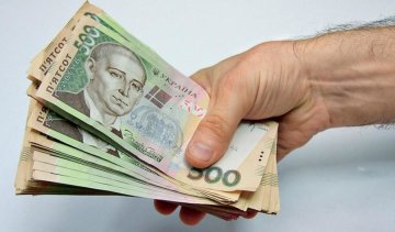 Начальник вимагав від підлеглих брати для нього багатотисячні кредити 