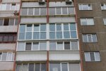 240 очей: на балконі у киянина оселилися дикі тварюки, сховалися в меблі та під шпалери