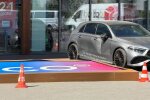 В Варшаве билборд упал на автомобиль