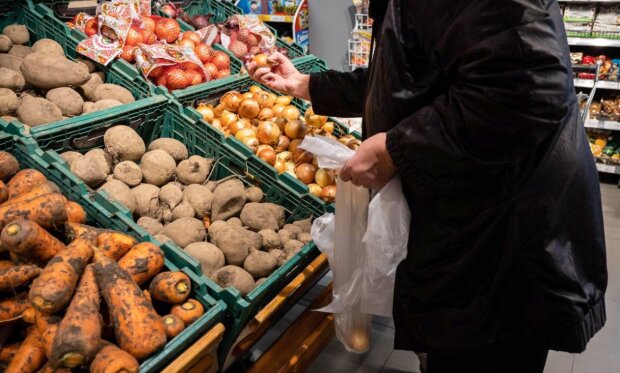 Овочі в супермаркеті, фото: Unian
