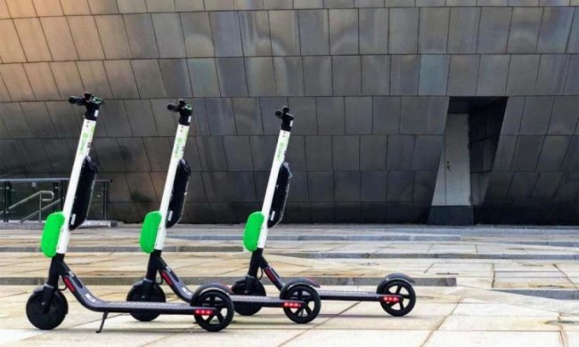 Uber пересів на самокати