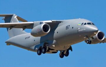 Транспортный самолет Украины