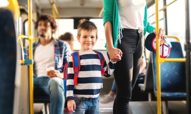Дети в общественном транспорте