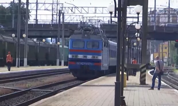 Укрзалізниця пустила потяги повз Тернополя, ніхто нікуди не їде