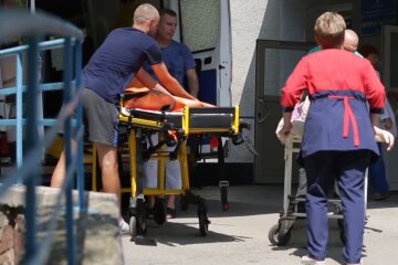 У Франківську жінка померла в черзі, не дочекавшись лікаря