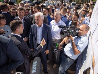 Зеленский снова заключил пари