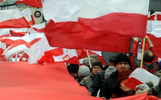 Польша составила черный список: он заинтересует украинцев