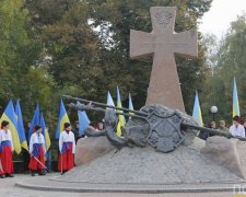 Полтавчани вшанували своїх героїв на Дні захисника України (фото) 