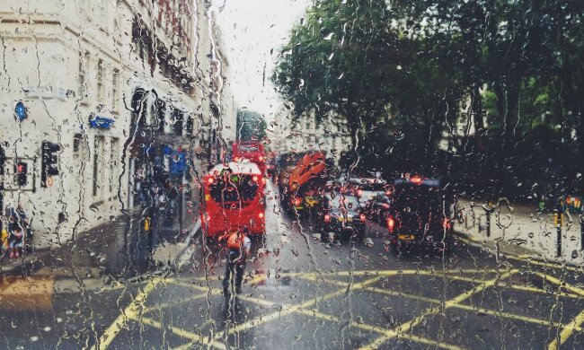 Погода 17 июля освежит украинцев: на смену беспощадному солнцу придут дожди и грозы