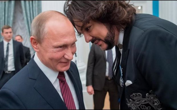 Думал, будет больше: Киркоров показал истинные размеры Путина 
